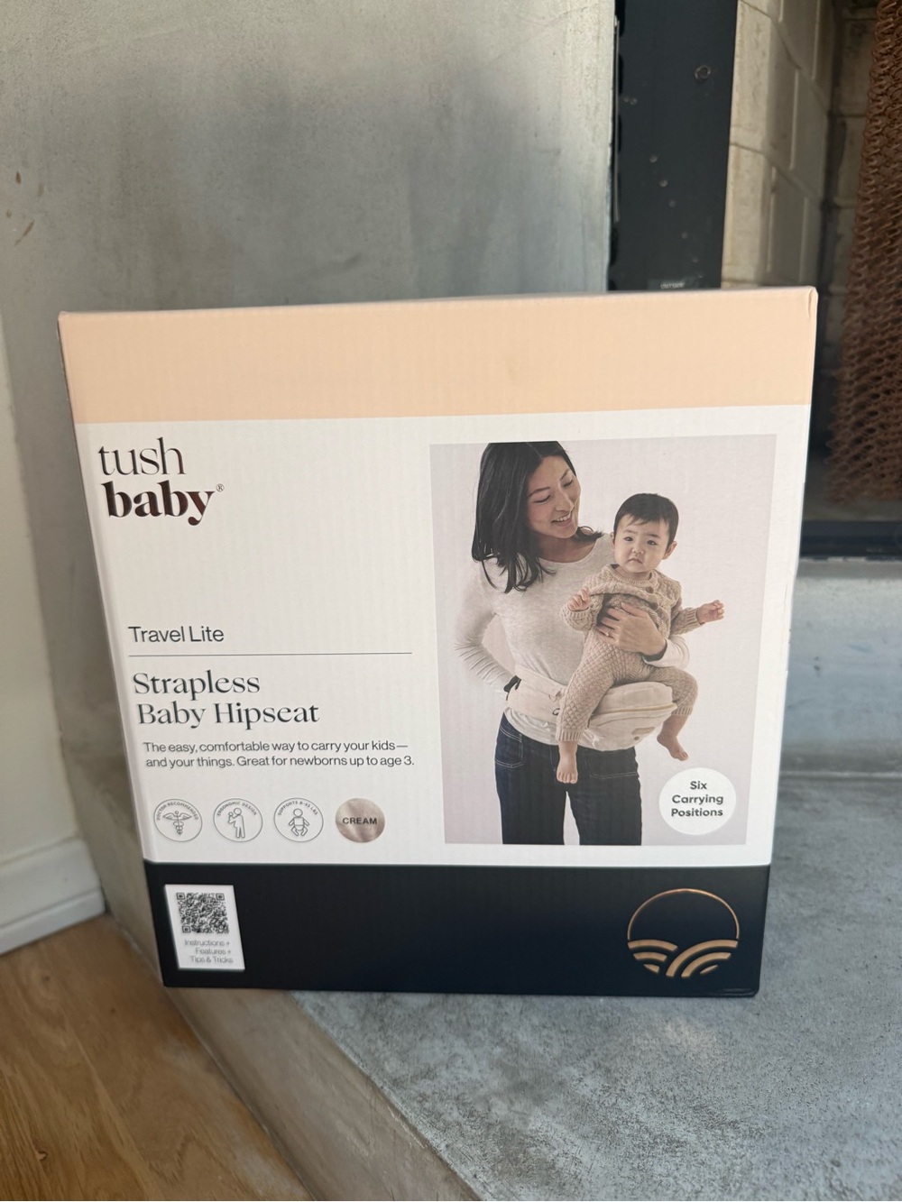 Tushbaby Strapless Baby Hipseat - Cream